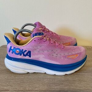 Hoka Clifton 9 women's Size 8.5